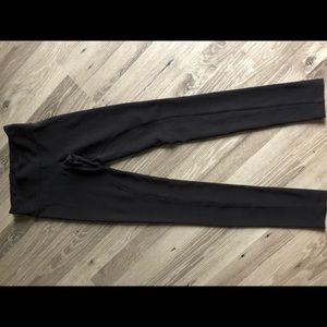 Women’s BCBG black ribbed leggings size xs